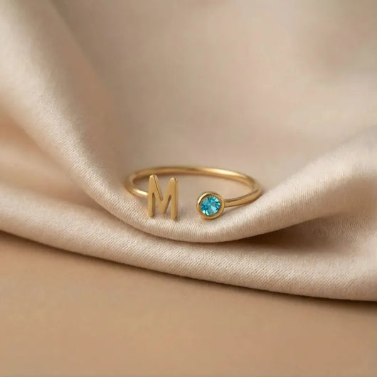 Kostbar™ – Initialenring mit Geburtsstein