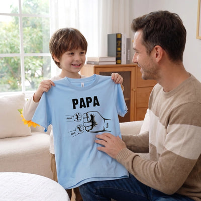 Personalisiertes T-Shirt für Papa mit Kinderhänden und Namen