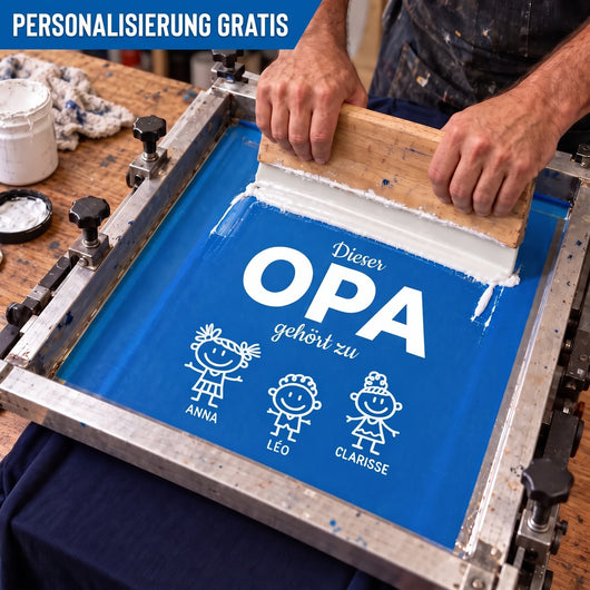 Unser Opa™ – Personalisiertes T-Shirt mit Namen der Enkelkinder